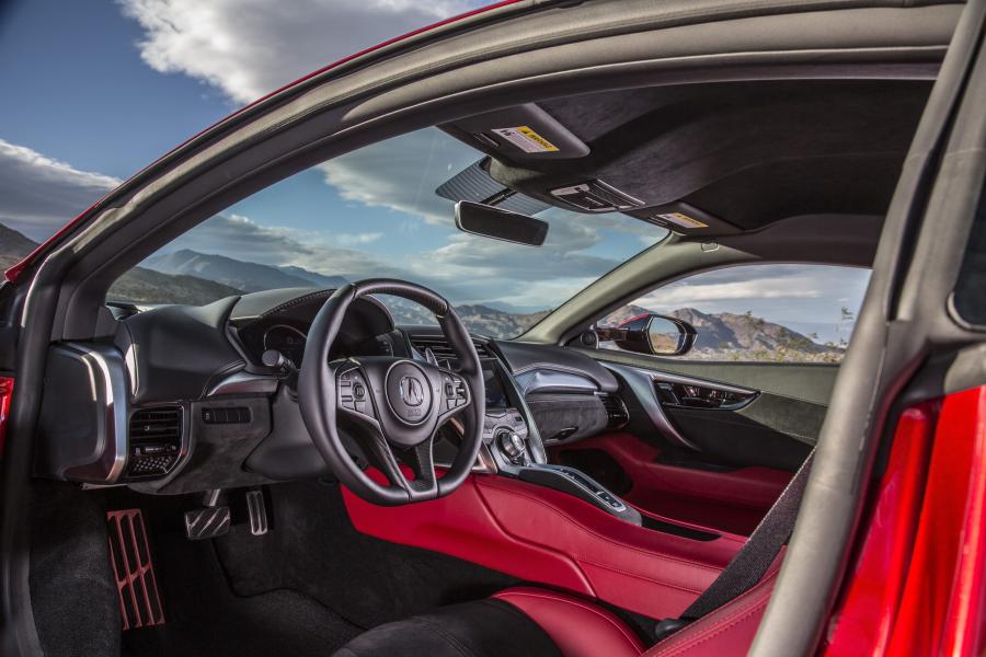 Интерьер Acura NSX 2016 года  (NA) (фото 128 из 286)